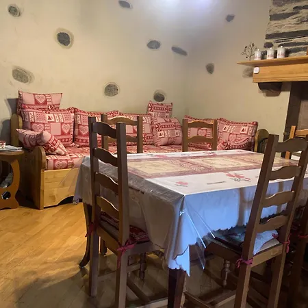 בית נופש Maison De Montagne Chez Mamie Gaby